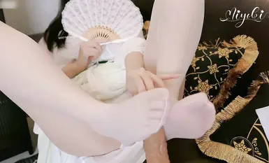 【Twitter 鈴木美咲】完璧なシルクの足コキ古代衣装フェラチオ足コキ偽チンポこすり