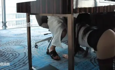 金主的肉便器 極品顏值外圍女神『yooheejade』合集，國寶級女神露臉口交 跟主人出去約單男被操到說胡話③(1)