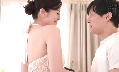 JUQ-759 -Dalawang tao na may mahusay na pagkakatugma sa katawan at isip-. "Feelings" at "Lips" Magkita sa Deep Kissing Soapland na ito - Rinko Kinoshita