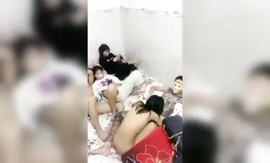 一群精神小妹被精神小伙干的死去活来