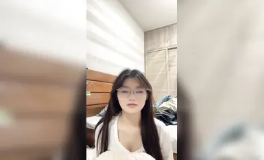 【困困兔】王炸_超级反差_闷骚眼镜女学生_宿舍大秀掰穴自慰_酒店约趴两场_插脖狂干_狂撸(4)