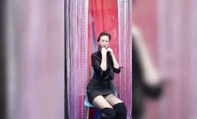 【抖音】高挑丝袜熟女『蓝色的海』自慰骚穴特写6V_淫语不断勾引操她的骚逼(1)