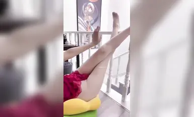 【抖音】高挑絲襪熟女『藍色的海』自慰騷穴特寫6V_淫語不斷勾引操她的騷逼 (2)