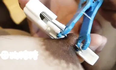 สาวโรงเรียนสีชมพูตัดกันที่สวยที่สุด "Bitch Tangtang" ถูกพ่อของเธอเปลือยให้เห็นและฝึกฝน ถูกกดและเย็ดจากด้านหลัง ทั้งการยืนและการแทง การแทงจากด้านข้าง การหนีบขา และท่าต่างๆ