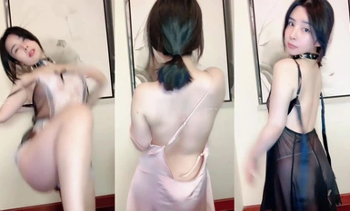 Cô gái trẻ đẹp [Nhẹ nhàng và dịu dàng] khiêu vũ khỏa thân quy mô lớn, nhiều lông và gầy, táo bạo dang rộng lỗ và thủ dâm (3)