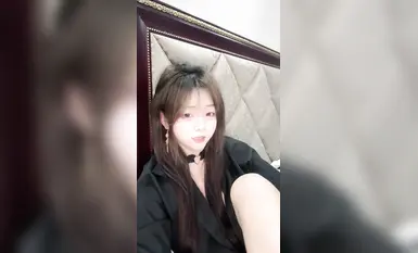 頂級顏值反差婊，下海大秀直播，酒店開房被大哥無套猛干 (1)