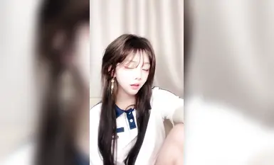 顶级颜值反差婊，下海大秀直播，酒店开房被大哥无套猛干(16)