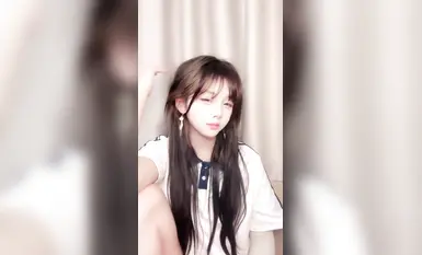 頂級顏值反差婊，下海大秀直播，酒店開房被大哥無套猛干 (18)