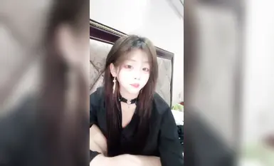 顶级颜值反差婊，下海大秀直播，酒店开房被大哥无套猛干(5)