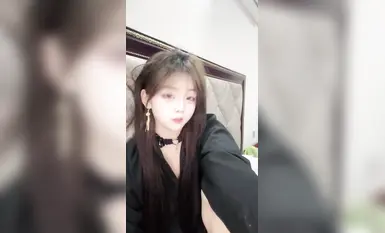 顶级颜值反差婊，下海大秀直播，酒店开房被大哥无套猛干(5)