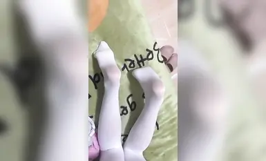 土豪大哥重金定制高颜值极品身材小母狗，黑白丝袜高跟自慰(1)