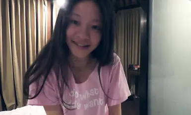 เหตุเกิดที่โรงเรียนหญิงไคหยาง ครูต่างชาติสาวผมหางม้าแฝดสวมชุดสาวใช้สุดเซ็กซี่ ถูกครูต่างชาติฝึกสอนและมีเซ็กส์ในท่าต่างๆ! (3)