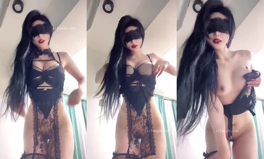 【不骚不要钱】巨乳定制黑丝高跟足交自慰喷水(21)