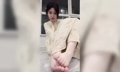 抖音12萬粉絲的網紅【張人o】自拍給金主的私密照片和視頻被曝光泄密 (2)