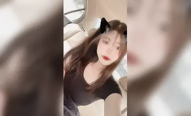 清纯颜值学妹，私下里骚到淌淫水，狗蹲翻白眼吐舌头，掰逼揉胸脸穴同框自拍(1)