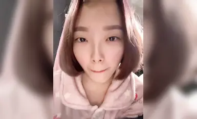 阿黑颜母狗合集，白眼吐舌高潮脸，舌头十分灵活，这小弟弟被裹住该有多爽！ (2)