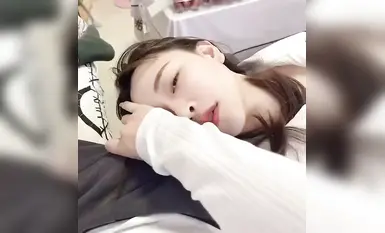 白い目で舌を突き出してオーガズム顔になっている黒い顔の雌犬のコレクション。舌はとても柔軟です。この舌でこの弟を包んであげたらどんなにクールでしょう！ （３）