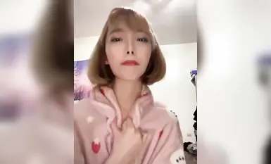 白い目で舌を突き出してオーガズム顔になっている黒い顔の雌犬のコレクション。舌はとても柔軟です。この舌でこの弟を包んであげたらどんなにクールでしょう！ （３）