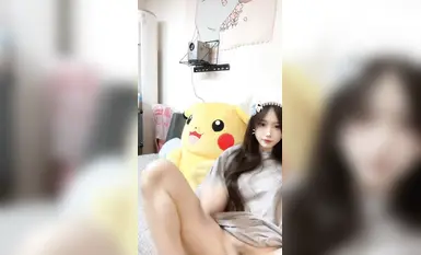 สาวสวยหน้าคมโชว์ลีลาเซ็กซี่โชว์นมขาวเต้นยั่ว (1)