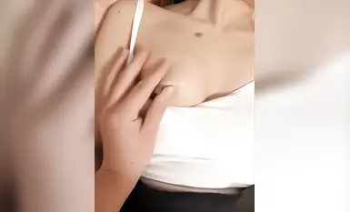 高颜值小情侣自拍泄密，无套啪啪，口交深喉，黑丝足交看点超多