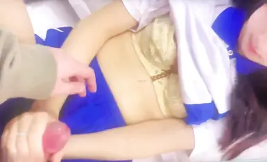 Ấn tượng Foot Shoot số 28 đã bị một vị thần vĩ đại bẻ khóa và rò rỉ vào tháng 9 năm 2024. Nó bao gồm một cô gái xinh đẹp mặc đồng phục học sinh đến từ Thâm Quyến, footjob chân trần đỉnh cao, blowjob lộ mặt, thủ dâm và sex!