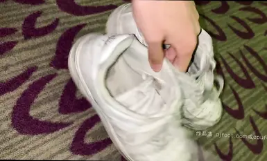 새로운 사진 멋진 선명한 발 아마추어 학생 발 모델 발 페티시 스타킹 코튼 양말 맨발 쇼 컬렉션 2 (5)를 참조하십시오.