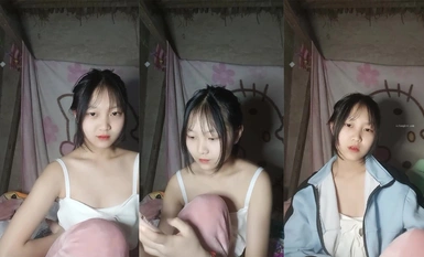 長相清純的學生妹在宿舍直播大秀，長的還怪可愛的 (3)