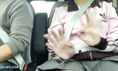 FC2-PPV-4593283 息〇の彼女を貸し出し３P　最後は中に出されてました( ；∀；)　おまけに元カノの方の中出し動画とマッサージの人妻入れてます。