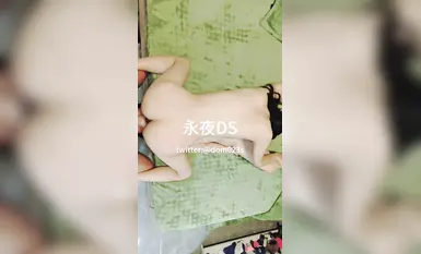 【2025年01月新品】重慶DOM大神【永夜DS】最新VIP群福利，雙飛調教顏值女奴 (2)