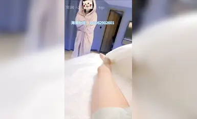 【2025年新品】強勢回歸，海角兄妹亂倫大神【我和親妹妹】付費鑽石貼，狂肏親妹妹淫水流不停，敏感未肏先濕