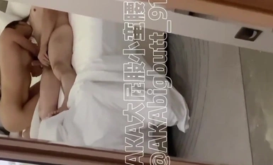 [2025년 신작] 트위터 최고 암캐 [대명사 엉덩이 크고 허리 가늘다] 하드코어 cuckold, 싱글남을 불러 아내 훈련, 3P 배틀(5)