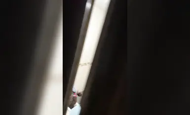 健身完的妹子冲澡