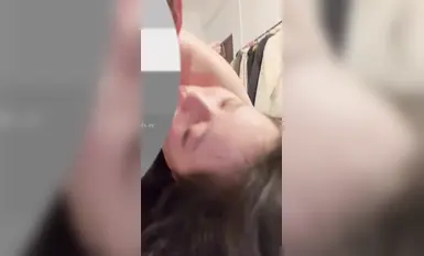 颜值嫩妹【采花小盗(caihuaxiaothief)】被主人圈养的小母狗,露出，圣水(8)