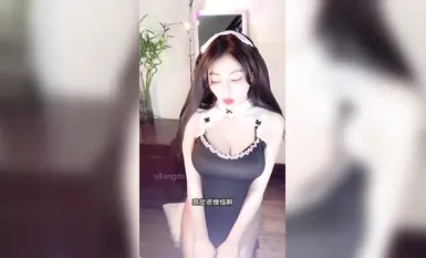 抖音B站雙視主播，刷禮物才能看到的福利，嫩穴在透明椅子上隨著蜜臀的擺動左拉右扯 (3)