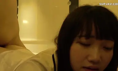 FC2-PPV-4604524 【無碼私拍】限量優惠500pt，濃密秀發x娃娃臉x嬌小身材，18歲制服性愛最強組合！ [獎勵：高品質圖像]