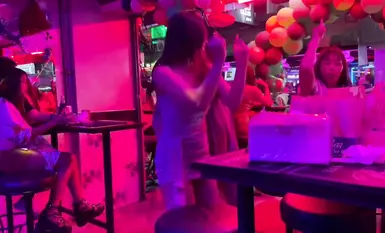 台湾のポルノ監督（ゾウ・マー・タンホア）（Enkai Enkai）特製売春企画『タイ神！エロ観光】シーズン1（4）