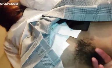 FC2-PPV-4600042 [制服] 與未成熟苗條娃娃臉美女進行中出性愛，她用剛學會的口交進行攻擊