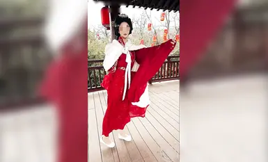 海角姐弟亂倫【會噴水的親姐姐】ktv強上姐姐後續41-古裝女兒情 姐姐漢服氣息讓我看的雞巴棒硬，子宮強烈收縮一插一噴，水是真多 (1)