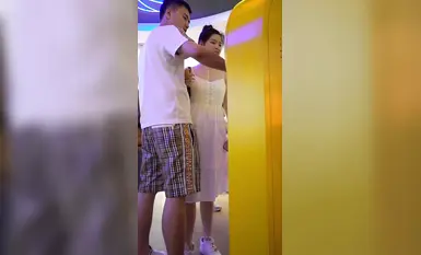 近距離高畫質偷拍抄底