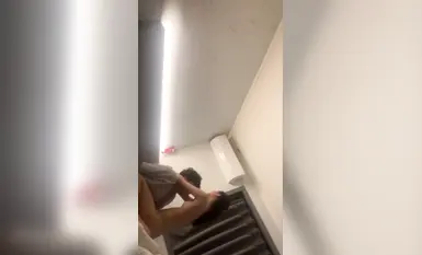 極品顏值反差騷婊學生妹『樓梯女계단녀』在樓梯 停車場摳逼自慰 酒店被金主各種姿勢爆操，如玉般的身體酥到骨頭里① (1)