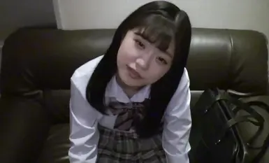 fc2-ppv-4639311 141cm啦啦隊長，18歲。她抬頭看著鏡頭，嬌小玲瓏的身軀受到猛烈的衝擊。精液量如此之多，以至於都從她狹小的陰道裡溢出來了。