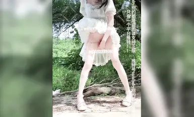 推特21万粉，极品美少女，潮吹萝莉公主【兔崽爱喷水】新作40分钟，制服户外露出，道具紫薇潮喷(2)