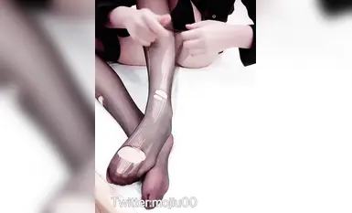 极品颜值少女『小青茗』定制吊带黑丝