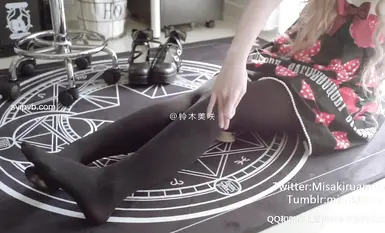 Gadis kebajikan Suzuki Misaki footjob kawalan kaki koleksi ekstasi (1)