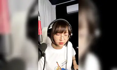 萬狼求檔OnlyFans斯文眼鏡反差小姐姐【deerlong】私拍合集,極品中的極品天生的肉便器,純情少女展現精湛口活兒口爆吞精 (15)