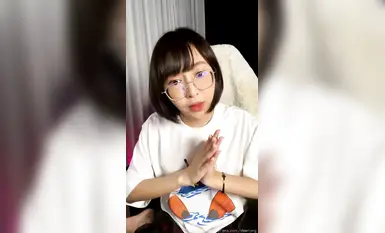 萬狼求檔OnlyFans斯文眼鏡反差小姐姐【deerlong】私拍合集,極品中的極品天生的肉便器,純情少女展現精湛口活兒口爆吞精 (15)