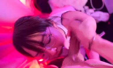 萬狼求檔OnlyFans斯文眼鏡反差小姐姐【deerlong】私拍合集,極品中的極品天生的肉便器,純情少女展現精湛口活兒口爆吞精 (74)