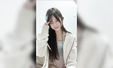 抖音反差女神『宥子oct9』最新定制道具自慰，风骚气质高挑身材男人看了就想侵犯穷人女神富人玩物精盆(2)