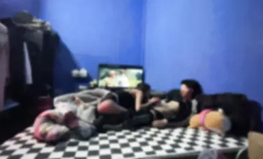 Bậc thầy chuyên quan hệ với những cô gái trẻ đẹp nhất, "dogking", quan hệ với các nữ sinh viên đại học trong khuôn viên trường. Thật hồi hộp và phấn khích khi quan hệ tình dục bí mật trong một lớp học bỏ hoang! Một đứa con ngoan trong mắt cha mẹ, một học sinh ngoan trong mắt thầy cô (5)