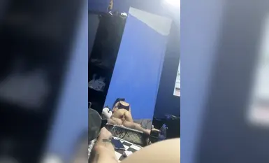 Tuan yang pakar dalam meniduri gadis-gadis muda yang terbaik, "mengajak", menjalin hubungan dengan pelajar kolej perempuan di kampus Sungguh mendebarkan dan mengujakan untuk melakukan hubungan seks secara rahsia di dalam bilik darjah yang diting